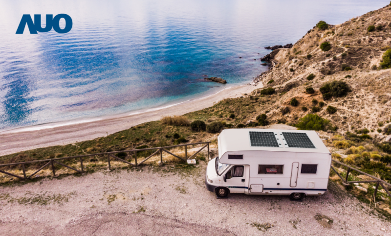 「可撓輕量化太陽光電板SunCurva」使用輕量特殊耐候型複合板取代傳統太陽能板的玻璃前板，不僅降低70%重量，每米平方僅3Kg；具有抗衝擊性能及通過電磁相容性測試，可應用於交通運輸工具，如露營車、遊艇等